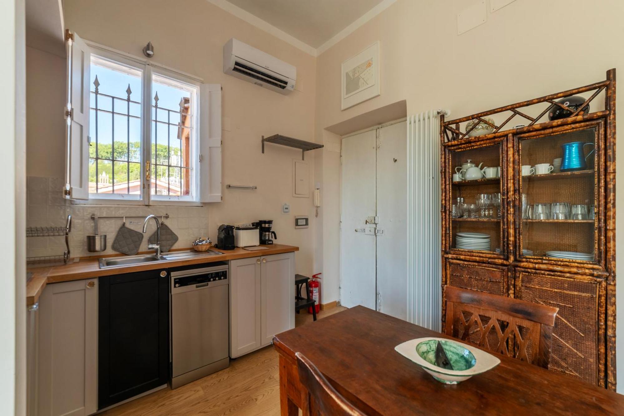 Sales - Fromhometorome * Roma
